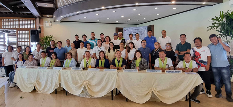 Group picture of the abaca stakeholder.