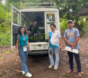 As we celebrate this Farmers Month, the Municipal Agriculture Office of Lagonoy in partnership with Philiipine Fiber Development Authority (PhilFIDA) Region V distributes 200 Abuab Abaca Seedlings to the Samahan ng Magsasaka ng Del Carmen of Del Carmen, Lagonoy, Camarines Sur.